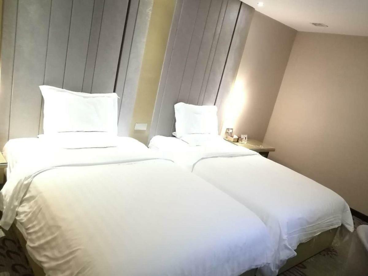 Lavande Hotel Shantou Bagian luar foto