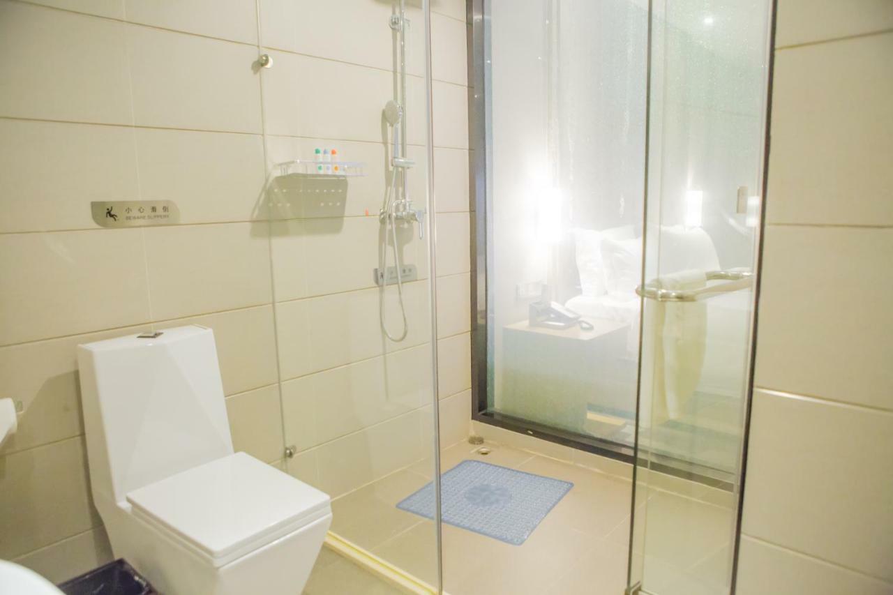 Lavande Hotel Shantou Bagian luar foto