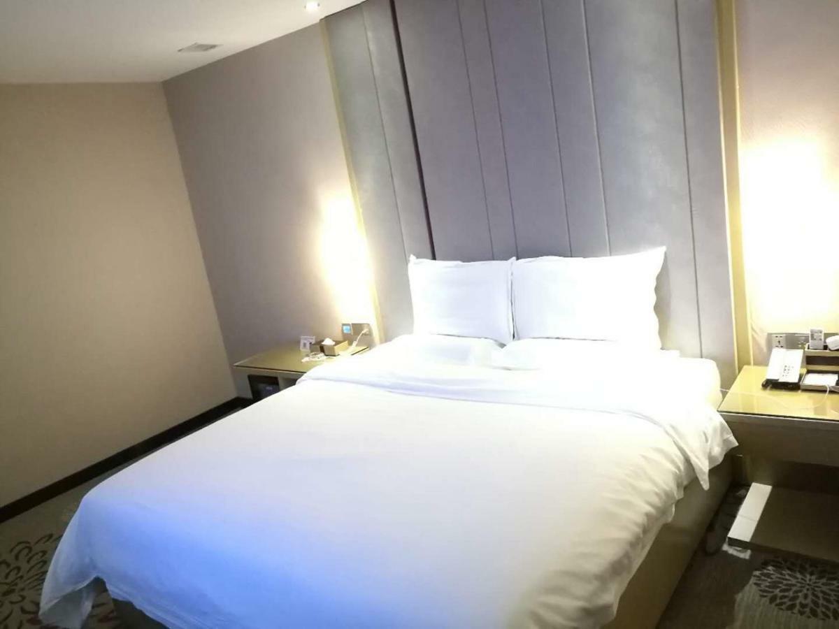 Lavande Hotel Shantou Bagian luar foto